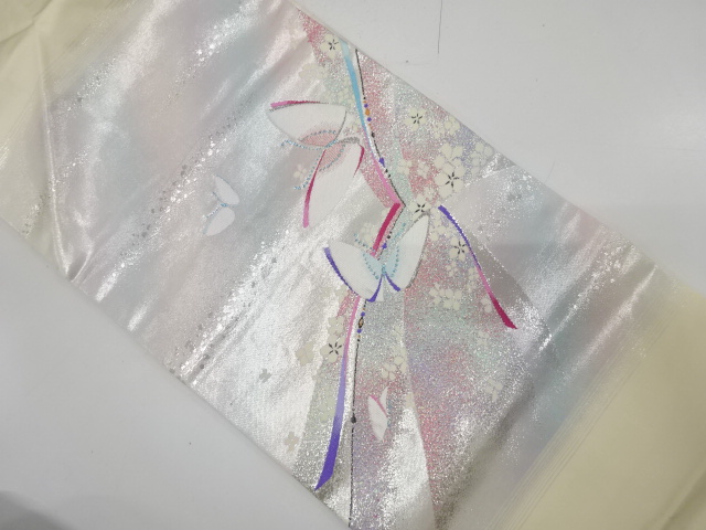 プラチナ箔二重織　蝶に草花模様織り出し　名古屋帯